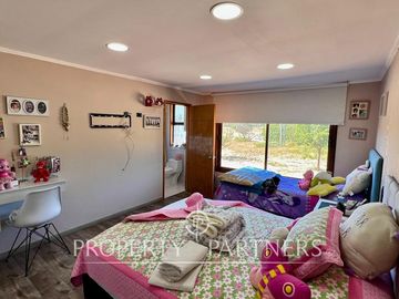 Hermosa Casa de Campo en parcela de 1 ha. en La foresta de Zapallar.