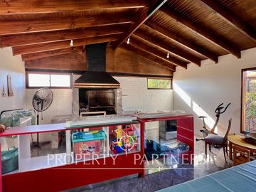 Hermosa Casa de Campo en parcela de 1 ha. en La foresta de Zapallar.