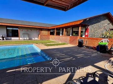 Hermosa Casa de Campo en parcela de 1 ha. en La foresta de Zapallar.