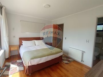 Venta, conj. de casas, a orilla río Quitacalzón