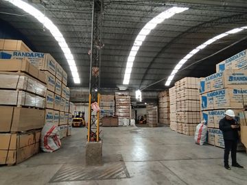 Amplio Local Industrial en Venta cerca al Parque Industrial de Muebles de Villa el Salvador