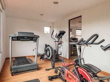 CASA  EN LOMAS HIPODROMO EN VENTA