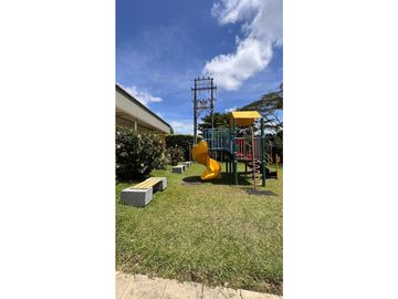 VENDO CASA SECTOR PUEBLITO CAFETERO EN PEREIRA