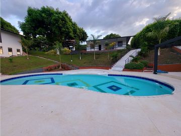 Casa campestre en condominio para la venta en la siria, Pereira!!!