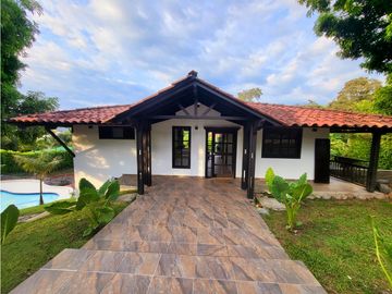 Casa campestre en condominio para la venta en la siria, Pereira!!!