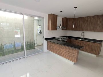 VENTA DE CASA NUEVA EN LA ANTIGUA CEMENTERA, CERCA DE GALERIAS SERDAN 3RECAMARAS