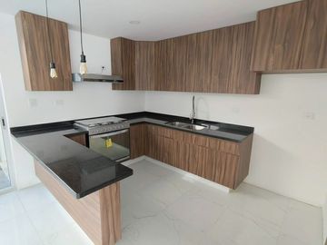 VENTA DE CASA NUEVA EN LA ANTIGUA CEMENTERA, CERCA DE GALERIAS SERDAN 3RECAMARAS