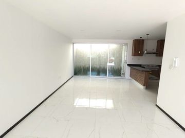 VENTA DE CASA NUEVA EN LA ANTIGUA CEMENTERA, CERCA DE GALERIAS SERDAN 3RECAMARAS