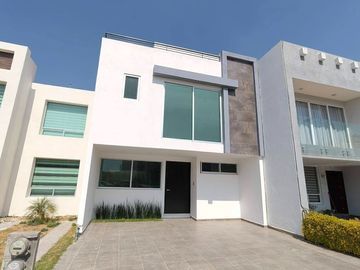 VENTA DE CASA NUEVA EN LA ANTIGUA CEMENTERA, CERCA DE GALERIAS SERDAN 3RECAMARAS