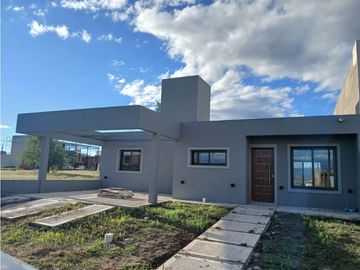 VENTA CASA 3 DORMITORIOS EN 1 SOLA PLANTA EN DOCTA CORDOBA