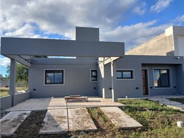 VENTA CASA 3 DORMITORIOS EN 1 SOLA PLANTA EN DOCTA CORDOBA