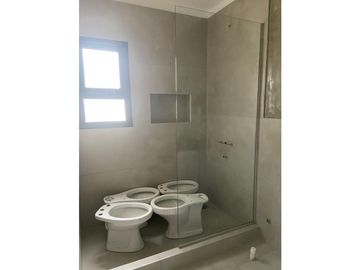 VENTA CASA 3 DORMITORIOS EN 1 SOLA PLANTA EN DOCTA CORDOBA