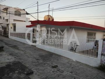 CASA EN VENTA EN ZONA CENTRO