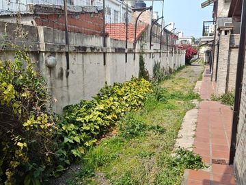 DUPLEX COMPLEJO INTERNO EN VENTA CALLE LAPRIDA AL 700