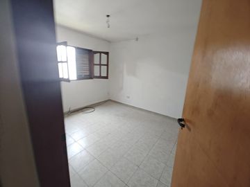 DUPLEX COMPLEJO INTERNO EN VENTA CALLE LAPRIDA AL 700