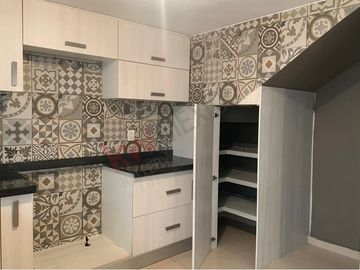 CASA EN VENTA EN COLONIA PRADOS DEL TECNOLOGICO A MIN. DEL TEC DE MONTERREY EN PRIVADA