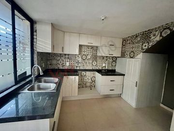 CASA EN VENTA EN COLONIA PRADOS DEL TECNOLOGICO A MIN. DEL TEC DE MONTERREY EN PRIVADA