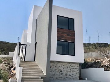 Hermosa Residencia en Zibatá, Doble Altura, Roof Garden, Jardín, Recamara en PB