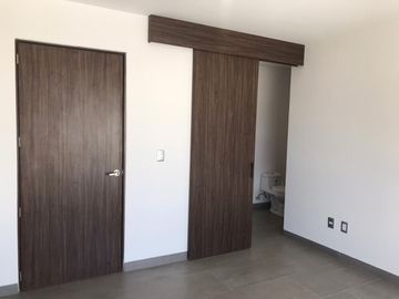 Hermosa Residencia en Zibatá, Doble Altura, Roof Garden, Jardín, Recamara en PB