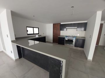 Preciosa Casa en Juriquilla, La Gran Reserva PRESERVE, 3 Recamaras, Jardín, ROOF