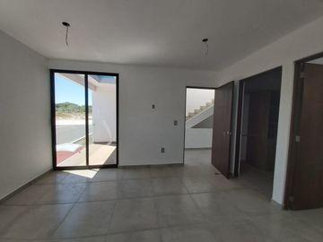 Preciosa Casa en Juriquilla, La Gran Reserva PRESERVE, 3 Recamaras, Jardín, ROOF