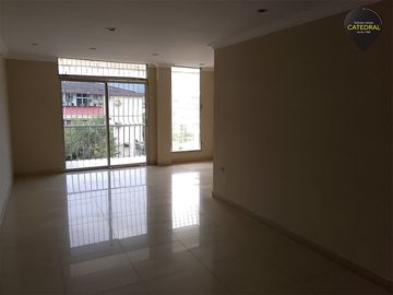 Departamento de venta en Urdesa Central – código:21559