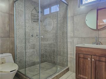 CASA EN VENTA CON EXCELENTE UBICACIÓN EN AVANDARO.