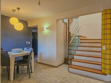 CASA EN VENTA CON EXCELENTE UBICACIÓN EN AVANDARO.