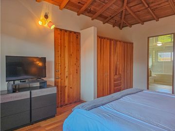 CASA EN VENTA CON EXCELENTE UBICACIÓN EN AVANDARO.