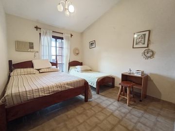 HERMOSA CASA - ZONA SANTA TERESITA -