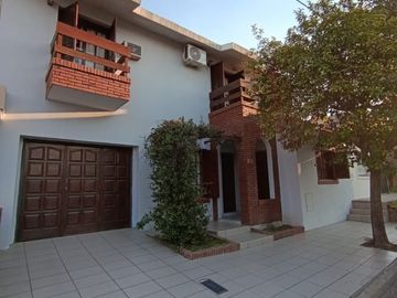 HERMOSA CASA - ZONA SANTA TERESITA -