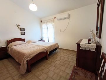 HERMOSA CASA - ZONA SANTA TERESITA -