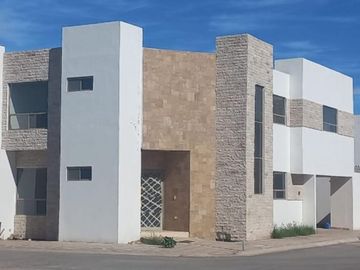 CASA EN VENTA VIÑEDOS PALMA REAL