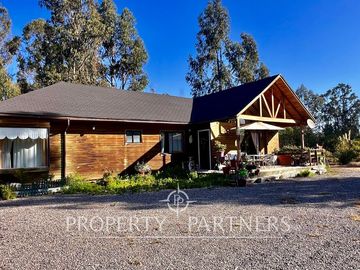 Hermosa Casa de Campo en parcela de 10.000 m/2 en Catapilco, Zapallar