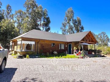 Hermosa Casa de Campo en parcela de 10.000 m/2 en Catapilco, Zapallar