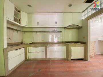 FOR SELL townhouse Baan Klang Muang The Royal Monaco Srinakarin-Pattanakarn BTS-Nana CX-97875