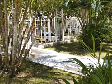 VENDO CASA EN EL POBLADO