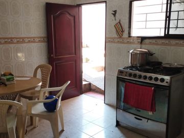VENDO CASA EN EL POBLADO