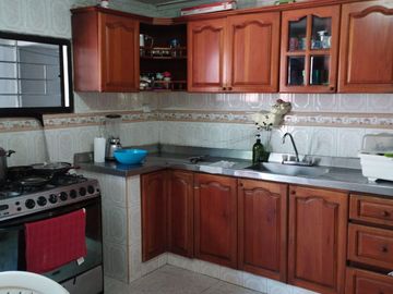 VENDO CASA EN EL POBLADO
