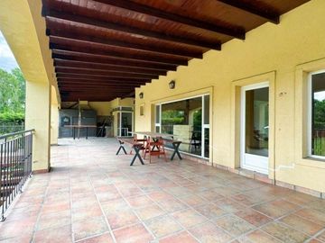 Casa en venta - 4 Dormitorios 2 Baños - 350Mts2 - Ezeiza