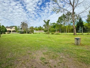 Casa en venta - 4 Dormitorios 2 Baños - 350Mts2 - Ezeiza