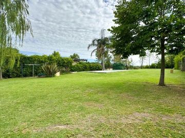Casa en venta - 4 Dormitorios 2 Baños - 350Mts2 - Ezeiza