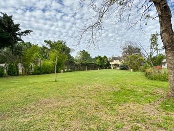 Casa en venta - 4 Dormitorios 2 Baños - 350Mts2 - Ezeiza