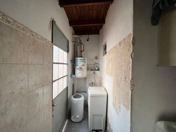 Amplia propiedad ph departamentos a la venta en Villa Dominico