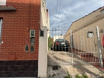 Amplia propiedad ph departamentos a la venta en Villa Dominico