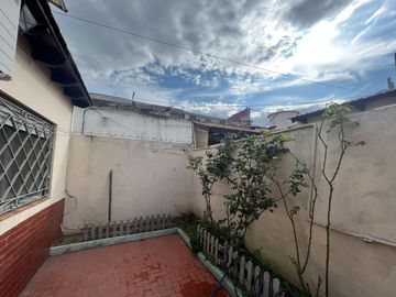 Amplia propiedad ph departamentos a la venta en Villa Dominico
