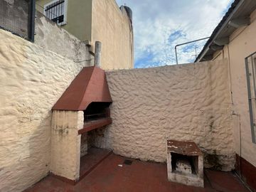 Amplia propiedad ph departamentos a la venta en Villa Dominico