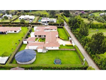 SE VENDE FINCA INDEPENDIENTE EN LA CEJA 3   CASAS Y PESEBRERA[alejoV]