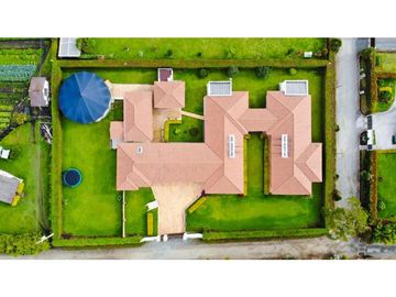 SE VENDE FINCA INDEPENDIENTE EN LA CEJA 3   CASAS Y PESEBRERA[alejoV]