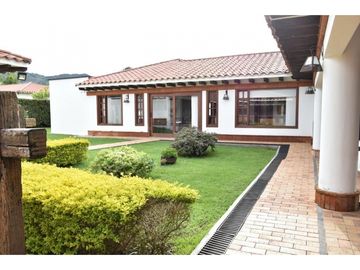 SE VENDE FINCA INDEPENDIENTE EN LA CEJA 3   CASAS Y PESEBRERA[alejoV]
